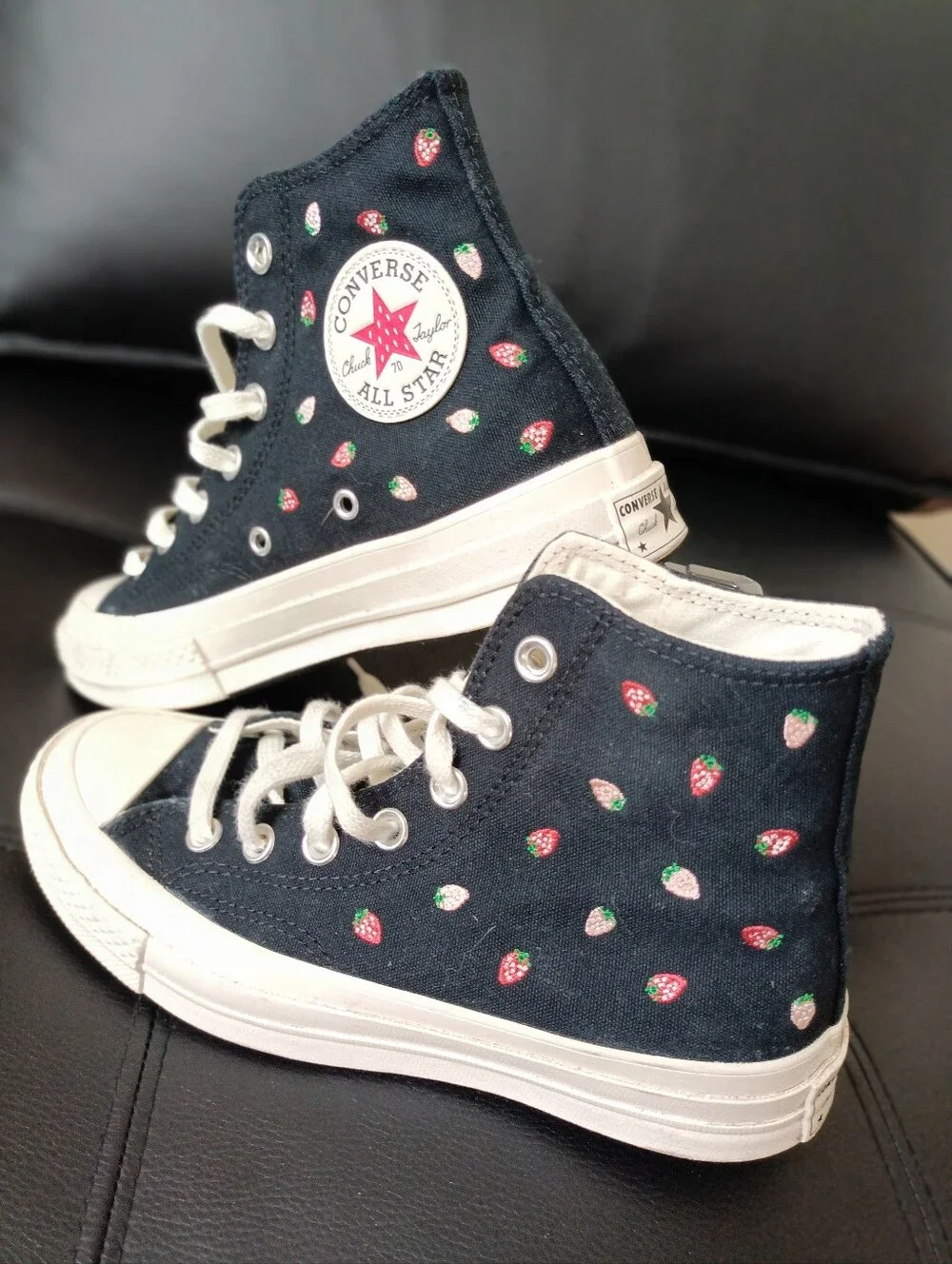 Canverse High-Top Sneakers Strawberry Embroidery Black Size 7